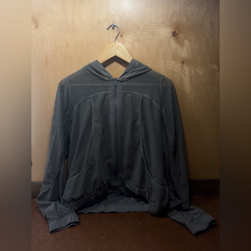 Lululemon Relaxed Fit Mesh Jacket - Picture 5 of 8